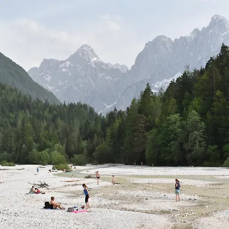 Hisa Ob Jezeru - House By The