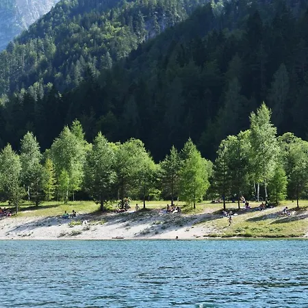 Hisa Ob Jezeru - House By The Apartment