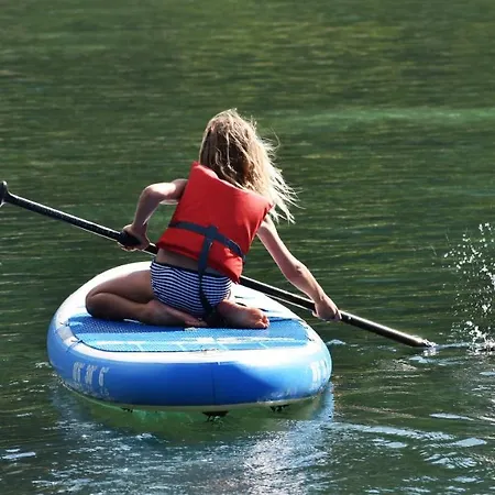 아파트 Hisa Ob Jezeru - House By The