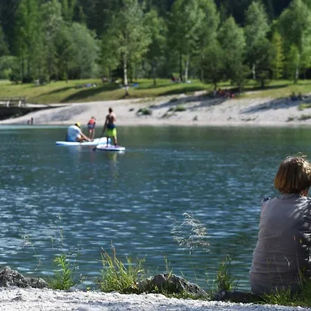 아파트 Hisa Ob Jezeru - House By The