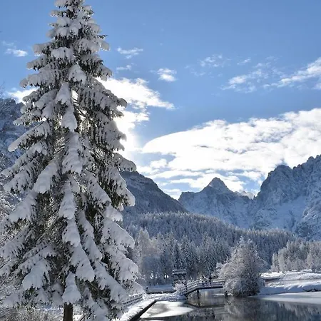 Hisa Ob Jezeru - House By The Kranjska Gora