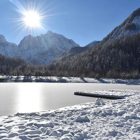 Hisa Ob Jezeru - House By The Apartman Kranjska Gora