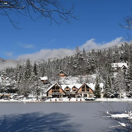 아파트 Hisa Ob Jezeru - House By The *