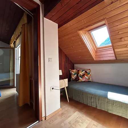 公寓 Hisa Ob Jezeru - House By The *