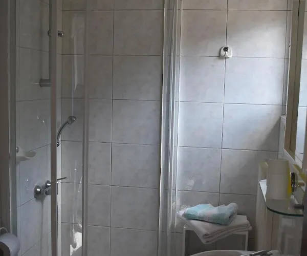 Hisa Ob Jezeru - House By The