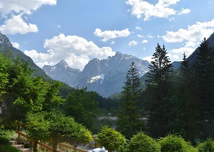 Hisa Ob Jezeru - House By The