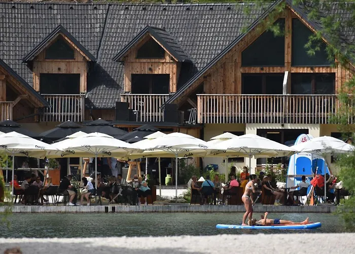 Hisa Ob Jezeru - House By The 公寓 *