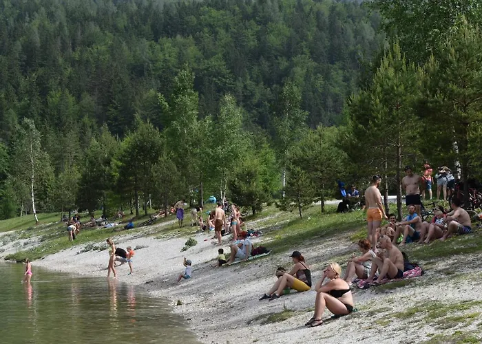 Hisa Ob Jezeru - House By The קרנייסקה גורה