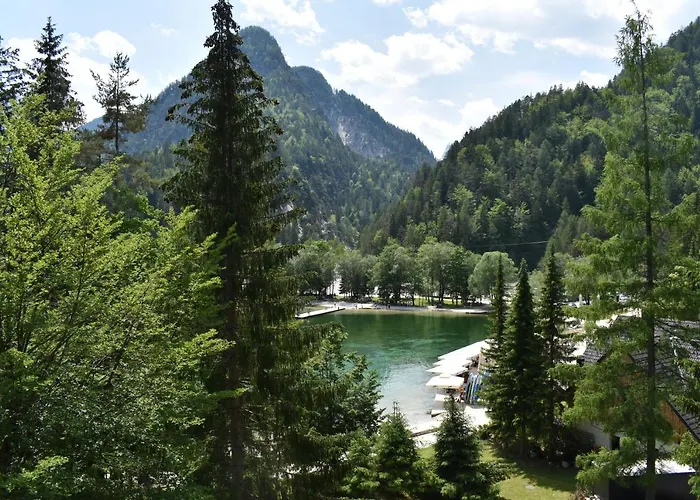 Hisa Ob Jezeru - House By The 公寓