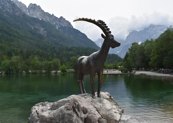 Hisa Ob Jezeru - House By The