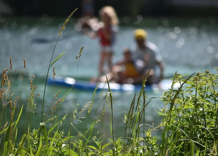 Hiša Ob Jezeru - House By The Apartmán *