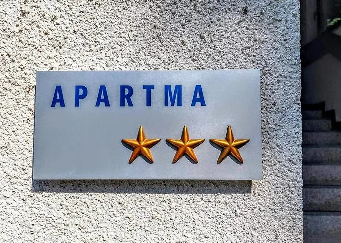 Hisa Ob Jezeru - House By The דירה קרנייסקה גורה