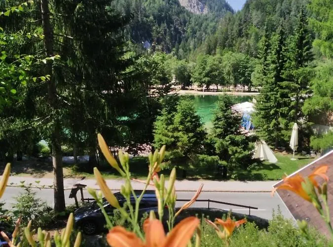 Hisa Ob Jezeru - House By The