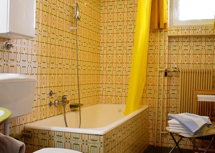 Hisa Ob Jezeru - House By The *