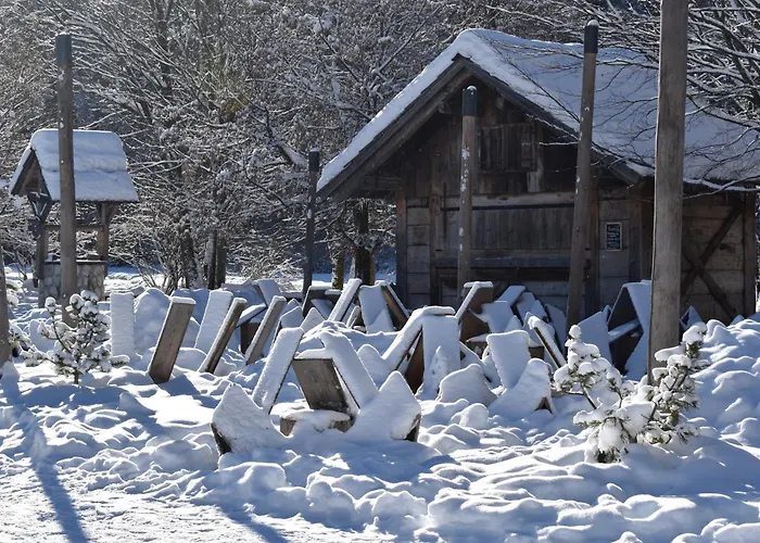 Hisa Ob Jezeru - House By The * קרנייסקה גורה