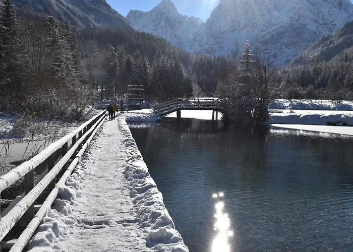 דירה Hisa Ob Jezeru - House By The